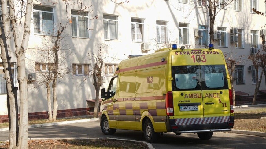 Число жертв столкновения автобусов в Караганде выросло до двух